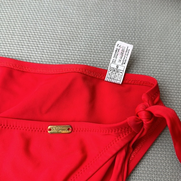 Red Swimsuit. Two pieces. Size-S. Excellent condition - Picture 5 of 8